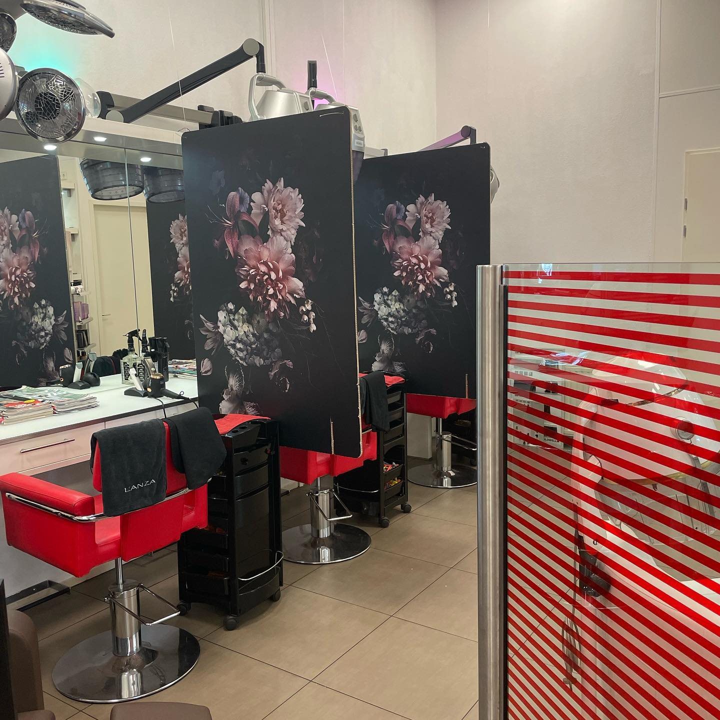 Styling stoelen Studio Co-si kapsalon Assen
